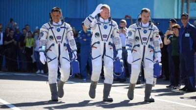 Ракета "Союз-2.1а" с тремя космонавтами на борту стартовала с Байконура