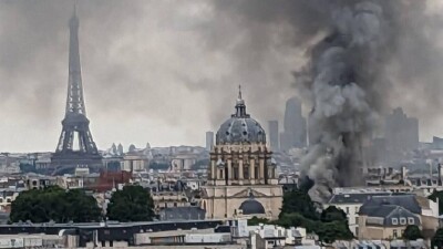 В центре Парижа прогремел взрыв. Есть пострадавшие