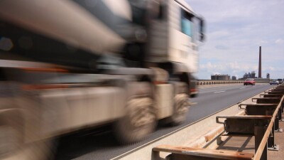 На объездном мосту Атырау разошлись части конструкции