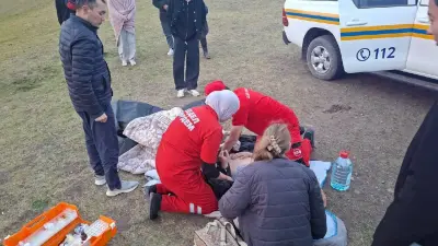 Автомобиль перевернулся на горном склоне в Тургенском ущелье, пострадавшего водителя спустили спасатели  