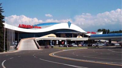 Два самолёта получили повреждения во время буксировки в аэропорту Алматы