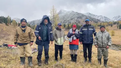 Иностранные туристы совершили восхождение к подножию Белухи в ВКО и не смогли спуститься