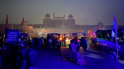 Мирные протесты фермеров в Индии переросли в беспорядки. Один человек погиб, более 80 ранены