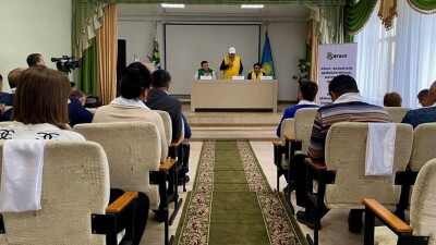 Кандидат в президенты Жигули Дайрабаев посетил Карагандинскую область