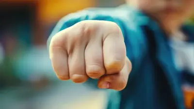 Выясняли отношения: более 20 подростков доставили в полицию Уральска 