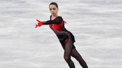Камила Валиева осталась без медали на Олимпиаде в Пекине