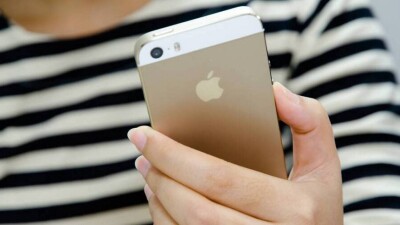 Apple терпит миллиардные убытки после запрета Китая использовать чиновникам iPhone на работе