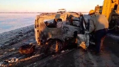 В Актобе после ДТП в горящей машине погибли трое детей