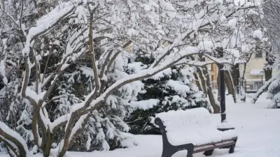 Дождь, снег, гололёд ожидаются в Алматы: автомобилистов просят пересесть на автобусы