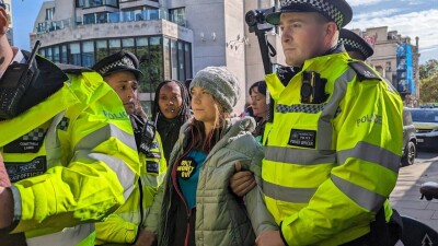 Экоактивистку Грету Тунберг задержали на акции протеста в центре Лондона