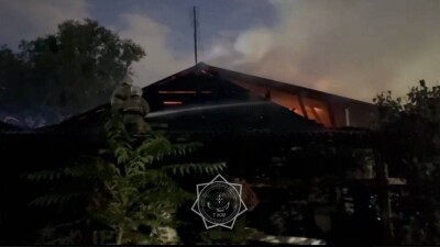 Частный дом с хозпостройками горел в Алматы