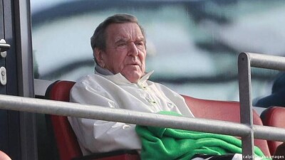 После критики Европарламента экс-канцлер Германии Шрёдер выходит из совета директоров "Роснефти"