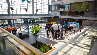 Круглосуточное дежурство врачей организовали из-за духоты на вокзале Нурлы жол в Астане