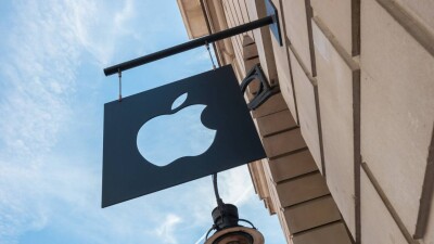 Нераспечатанный iPhone первого выпуска продали на аукционе почти за 200 тысяч долларов