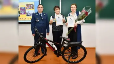 10-летнего школьника из Кокшетау наградили за помощь в задержании угонщика