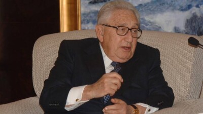 Бывший американский госсекретарь Киссинджер: США находятся на грани войны с Россией и Китаем