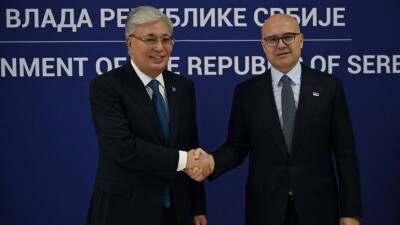 Глава государства встретился с премьер-министром Сербии