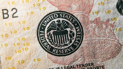 ФРС США повысила базовую ставку до 0,25-0,5% годовых впервые с 2018 года