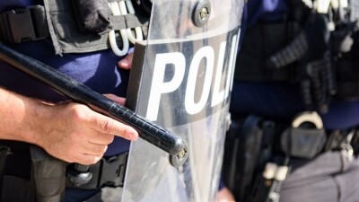 В Казахстане утвердили перечень спецсредств для военной полиции: щиты, слезоточивый газ, светошумовые гранаты