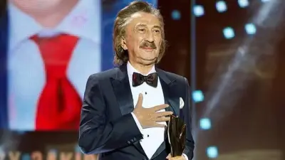 Токаев поздравил с 80-летием худрука ансамбля "Ялла" Фарруха Закирова