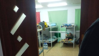 Прибывших в Уральск россиян размещают в детском лагере