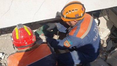 Тело погибшего в землетрясении казахстанца извлекли спасатели МЧС РК в турецкой провинции Хатай