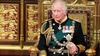 Король Великобритании Карл III просит назначить ему в заместители своих брата и сестру