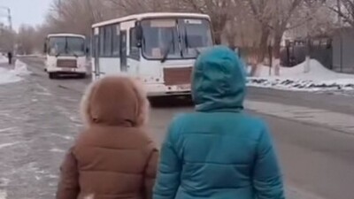 В Актобе водители автобусов сошли с маршрутов в знак протеста