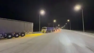 Колонну из 150 застрявших на трассе грузовиков сопроводили к кемпингам в Жетысуской области