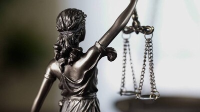 Диспетчера службы 112, не отреагировавшего на крик о помощи, приговорили к реальному сроку в Актобе
