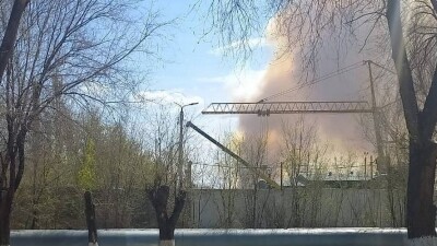 В Уральске горит роща. Густой дым окутал город