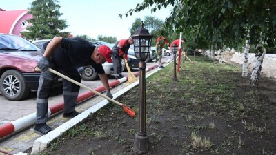Сотрудники ресторанов, торговых центров и частных клиник приняли участие в акции "Таза Қазақстан"