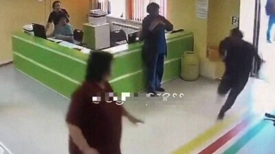 В полиции прокомментировали видео нападения на больницу в селе Шелек