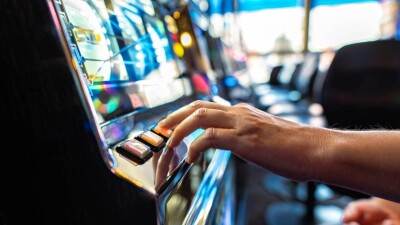 Подросток из Тараза вскрыл игровые автоматы и украл монеты. Ему вынесли приговор