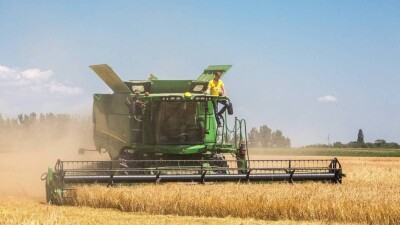 Как сельхозпроизводителям получить технику в лизинг без авансового платежа, рассказали в МСХ