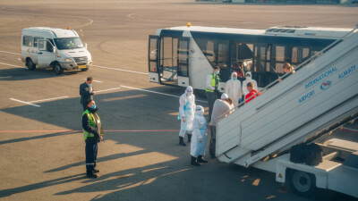 Новое постановление главного санврача РК: казахстанцев не будут пускать в самолёты без ПЦР-справки