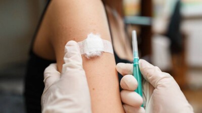 В ЕС одобрили использование вакцины Moderna для детей с 12 лет