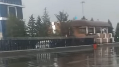 Новый терминал аэропорта Алматы залило после ливня