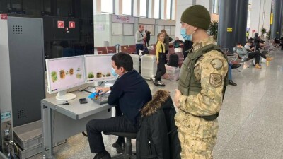 В столичном аэропорту задержали казахстанцев с холодным оружием, собирающихся улететь в РФ