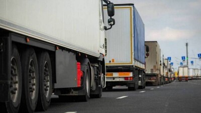 Огромная очередь из фур скопилась на казахстанско-российской границе в Актюбинской области