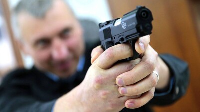 Сотрудник частной охранной службы выстрелил в посетителя кафе в Костанае