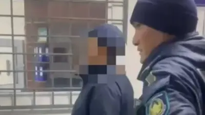 Патрульные в Жамбылской области остановили машину и опознали преступника, находящегося в розыске 