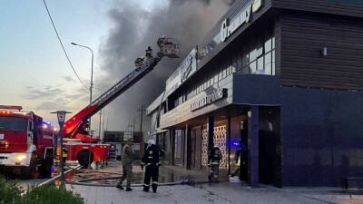 В Атырау горит ресторан