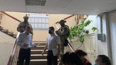 В Украине должностные лица продавали вакцину от коронавируса, полученную в рамках Covax