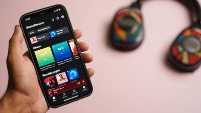 Еврокомиссия оштрафовала Apple почти на 2 млрд после жалобы Spotify
