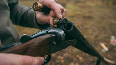 Из хулиганских побуждений. Житель ЗКО выстрелил в мужчину и попал в прохожих
