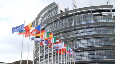 Европарламент рекомендовал дать Украине статус кандидата на вступление в ЕС