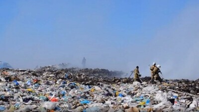 Вторые сутки в Уральске горит городская свалка