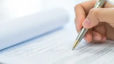 Задержки и удержания из зарплаты, неоплата в праздники: результаты проверки Burger King после скандала