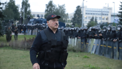 Лукашенко лишил званий 80 бывших белорусских силовиков за дискредитирующие поступки